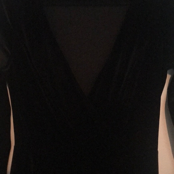 Velvet low cut mini dress - Picture 3 of 4